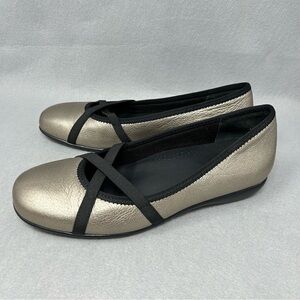 ZIERA X-Strap Flats Womens Size 9.5M (EU 40 W) Silver Leather Slip-Ons Loafers